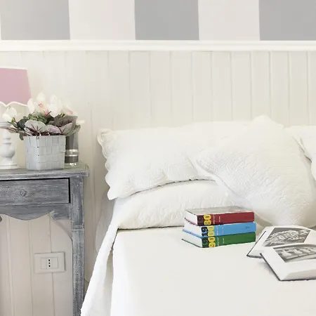 Pensión Lungomare & Charme 4*