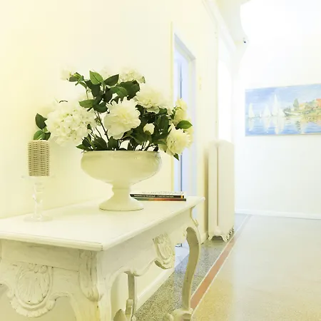 Lungomare & Charme Pensión 4*