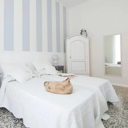 Lungomare & Charme Gasthof La Spezia